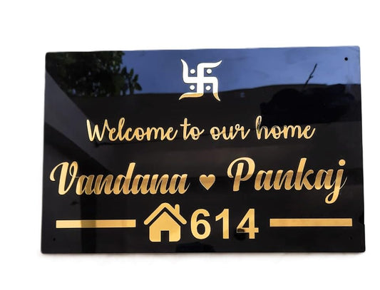 Welcome Design with Names & House Number | Black 3mm Glossy + 3mm Golden Acrylic